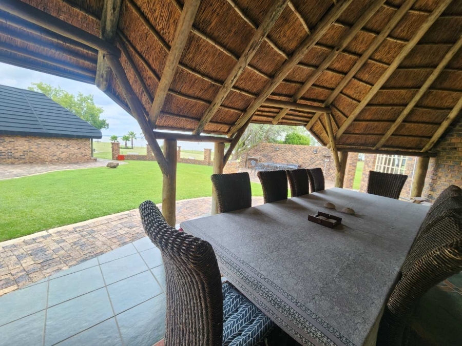 5 Bedroom Property for Sale in Oranjeville Free State